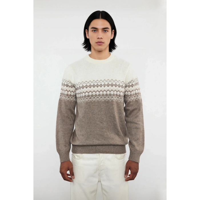 Erkeklere Özel Fitted Kalıp Etnik Desenli Bisiklet Yaka Triko Kazak Kışlık Kombinlerin Vazgeçilmezi