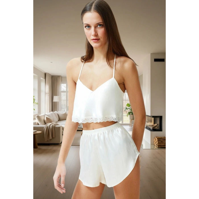 Ev Giyim Seti Saten Şortlu Pijama Takımı Dantel Detaylı Modern Stil Özenle Seçilmiş