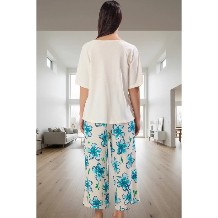 Evde Rahatlık %100 Pamuklu Çiçekli Pijama Takımı Regular Kalıp Şık Görünüm Yüksek Kalite