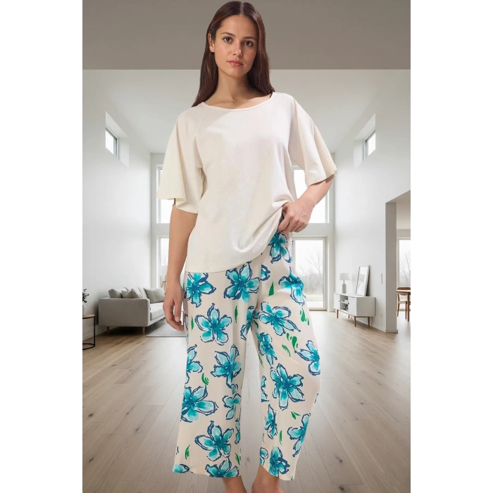 Evde Rahatlık %100 Pamuklu Çiçekli Pijama Takımı Regular Kalıp Şık Görünüm Yüksek Kalite