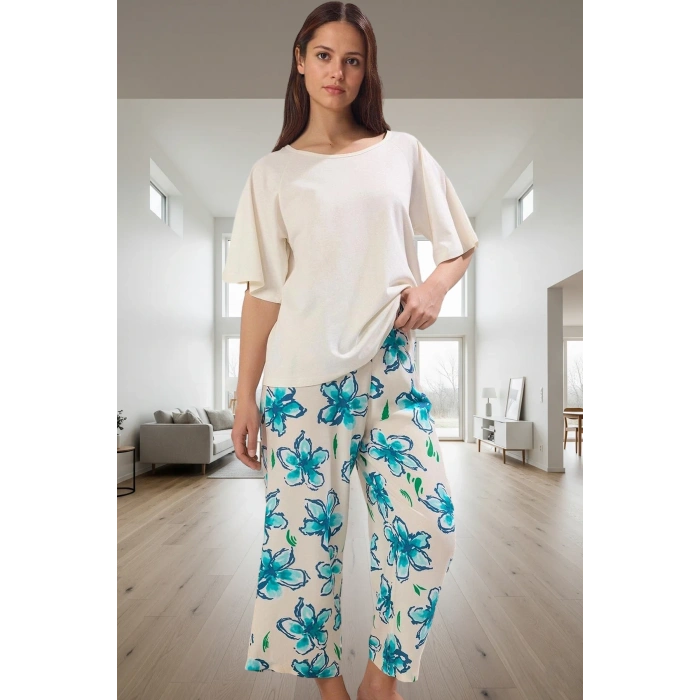 Evde Rahatlık %100 Pamuklu Çiçekli Pijama Takımı Regular Kalıp Şık Görünüm Yüksek Kalite