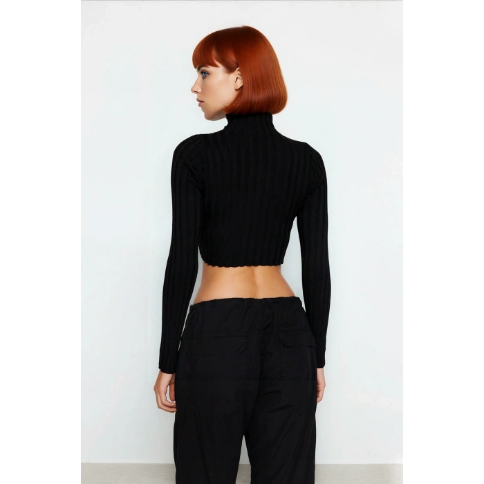 Fashion Forward Kadın Fitted Dik Yaka Uzun Kollu İnce Triko Süper Crop Asimetrik Bluz Kışlık