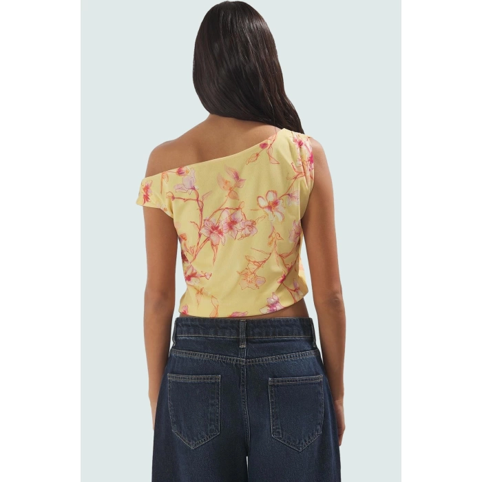 Fitted Kalıp 100 Polyester Bluz Asimetrik Yaka Kısa Kol Yazlık Özenle Seçilmiş Uzun Ömürlü