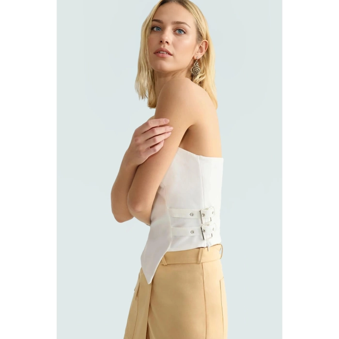 Fitted Kalıp Straplez Bluz Dokuma Kumaş Yazlık Kaliteli İşçilik Rahat Kullanım Şık Görünüm