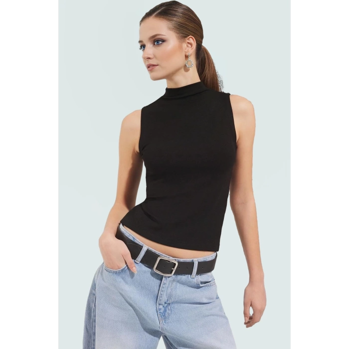 Fitted Kolsuz Bluz Dik Yaka Örme Kumaş Yazlık Günlük Konforlu Kesim Rahat Kullanım