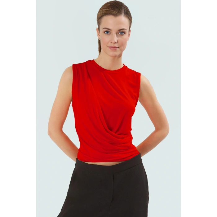 Fitted Kolsuz Bluz Viskoz Kumaş Büzgü Detay Crop Boy Şık Görünüm Modern Stil