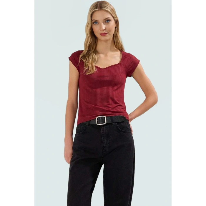 Fitted Örme Bluz Kalp Yaka Yazlık Günlük Premium Kalite Kullanım İçin Modern Stil