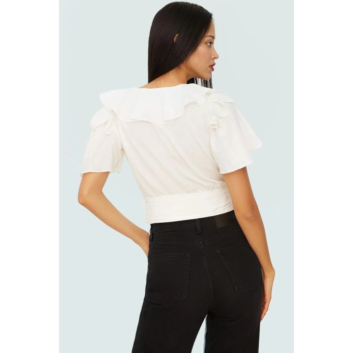 Fitted V Yaka Bluz Kısa Kollu Flamlı Pamuk Günlük Şıklık Şık Görünüm Seçkin Malzeme