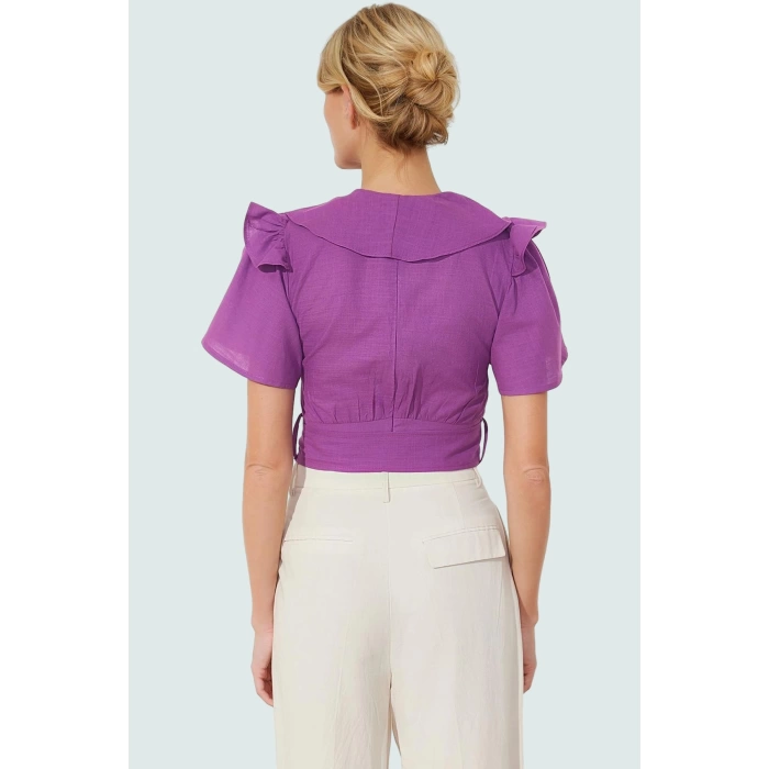 Fitted V Yaka Bluz Kısa Kollu Flamlı Pamuk Günlük Şıklık Şık Görünüm Seçkin Malzeme