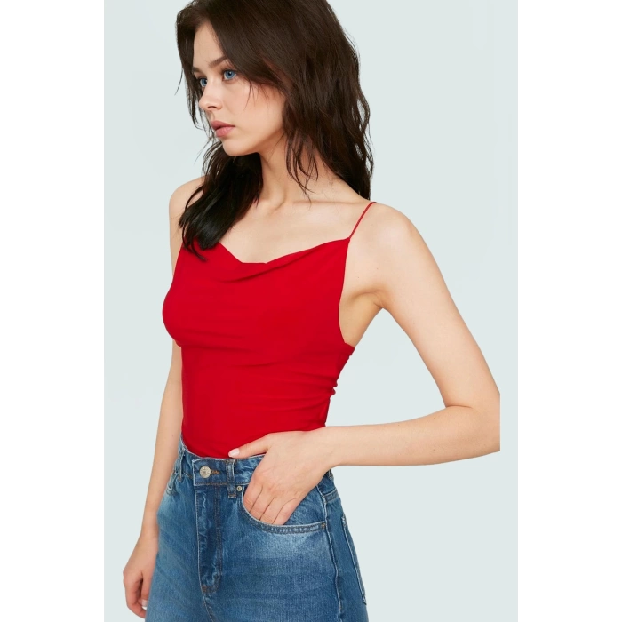Fitted Vücuda Oturan Degaje Yaka Esnek Örme Bluz Rahat Kullanım Mükemmel Uyum Şık Görünüm