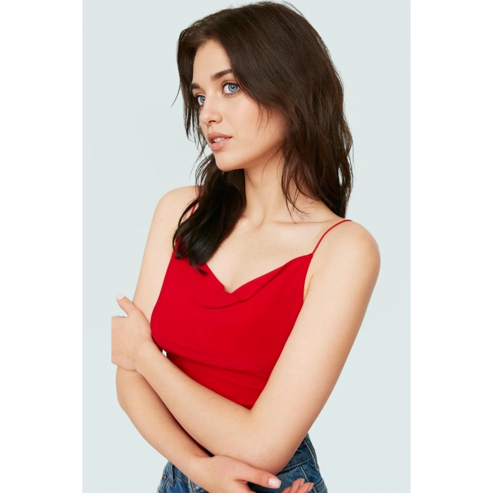 Fitted Vücuda Oturan Degaje Yaka Esnek Örme Bluz Rahat Kullanım Mükemmel Uyum Şık Görünüm