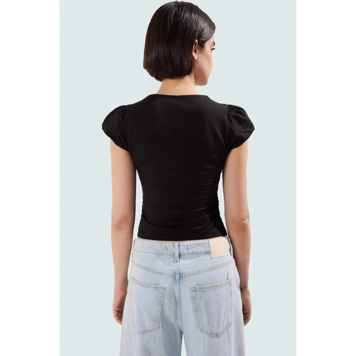 Fitted Vücuda Oturan Pamuklu Bluz V Yaka Düğmeli Kısa Kollu Yazlık Modern Stil Trend Tasarım