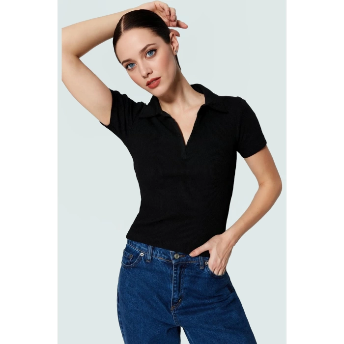 Fitted Vücut Oturan Fermuarlı Polo Yaka Kısa Kollu Bluz %70 Polyester Rahat Ve Şık