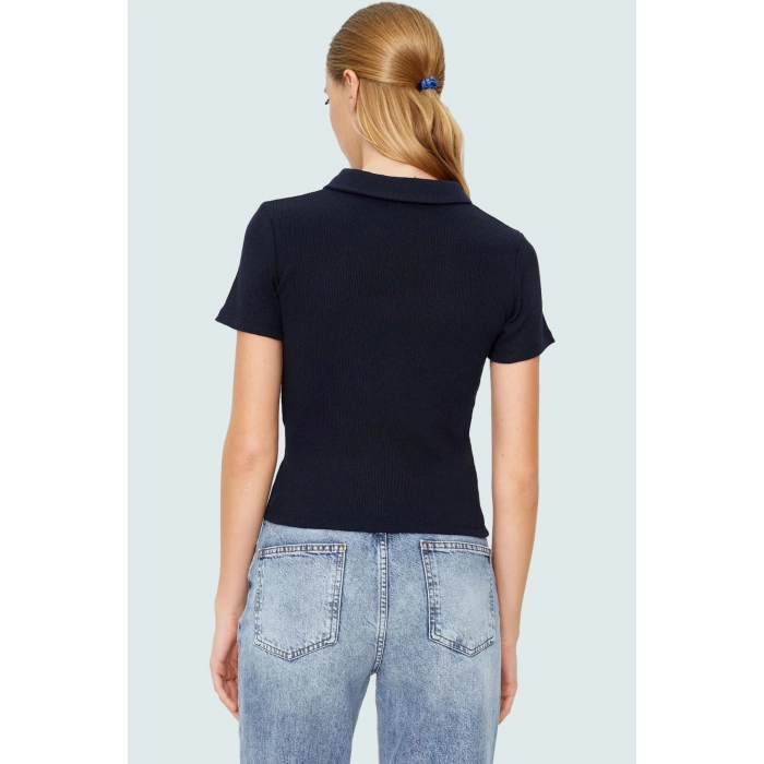 Fitted Vücut Oturan Fermuarlı Polo Yaka Kısa Kollu Bluz %70 Polyester Rahat Ve Şık