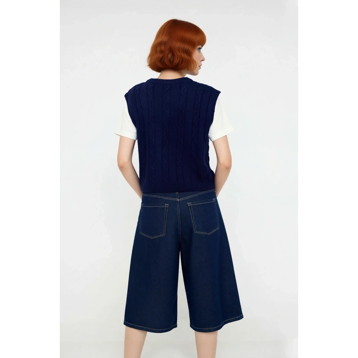 Genç Kadın Regular Kalıp Crop V Yaka Saç Örgü Kolsuz Triko Süveter İlkbahar Sonbahar Kombini