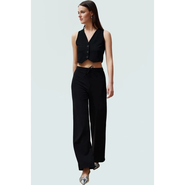 Geniş Paça Pantolon Yelek Takım Rahatlık ve Şıklık Bir Arada İşten Gündeliğe Modern Stil