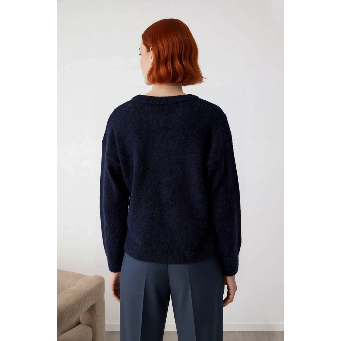 Günlük Kadın Regular Fit Düşük Kol Bisiklet Yaka Triko Kazak Konforlu Ve Modern Kış Stili Kaliteli