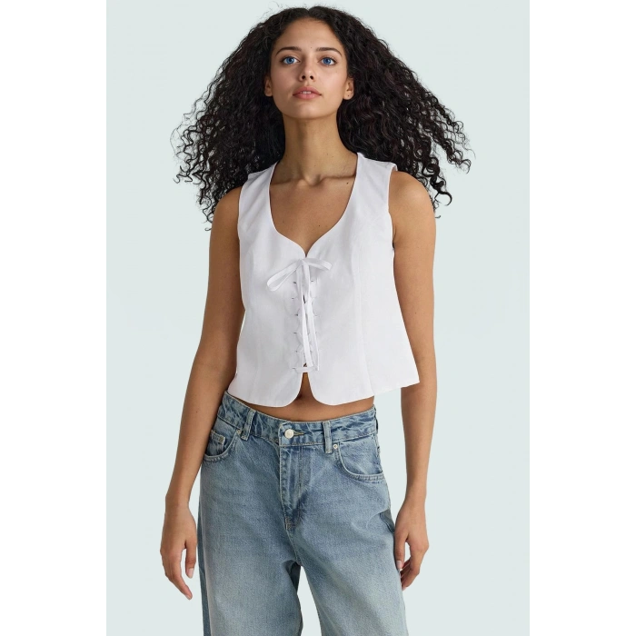 Günlük Kombinlere Uygun Terrycotton Dokuma Bluz Kalp Yaka Askılı Fitted Modern Stil