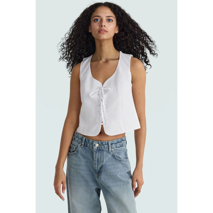 Günlük Kombinlere Uygun Terrycotton Dokuma Bluz Kalp Yaka Askılı Fitted Modern Stil