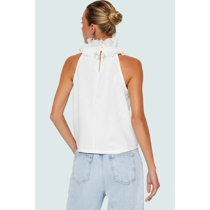 Halter Yaka Fırfırlı Bluz Örme Kumaştan Şık Modern Stil Premium Kalite Trend Tasarım
