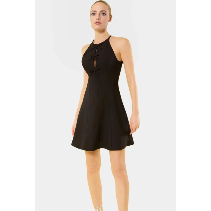 Halter Yaka Mini Elbise Yazın Şıklığı İçin İdeal Seçim Trend Tasarım Zarifane