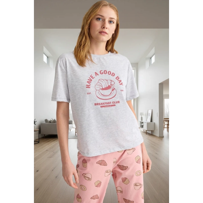 Kadın %100 Pamuklu Kısa Kollu Bisiklet Yaka Pijama Takımı Modern Stil Özenle Seçilmiş Rahat Ve Şık