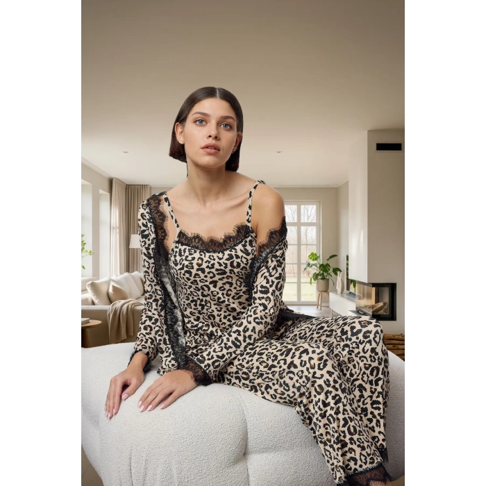 Kadın 3lü Pijama Takımı Leopar Desenli Dantelli Kaşkorse Kumaş Rahat Kullanım Zarifane Tasarım
