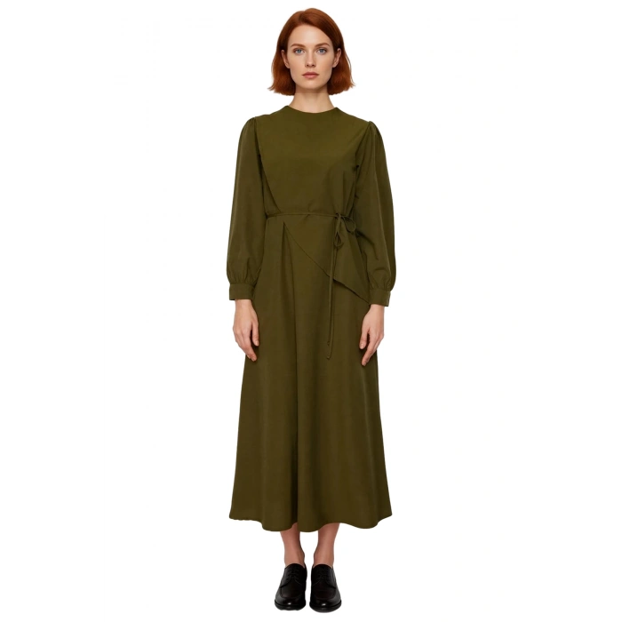 Kadın A Line Kesim Düz Desen Bisiklet Yaka Uzun Kollu Maxi Boy Kuşaklı Rahat ve Şık Dokuma Elbise