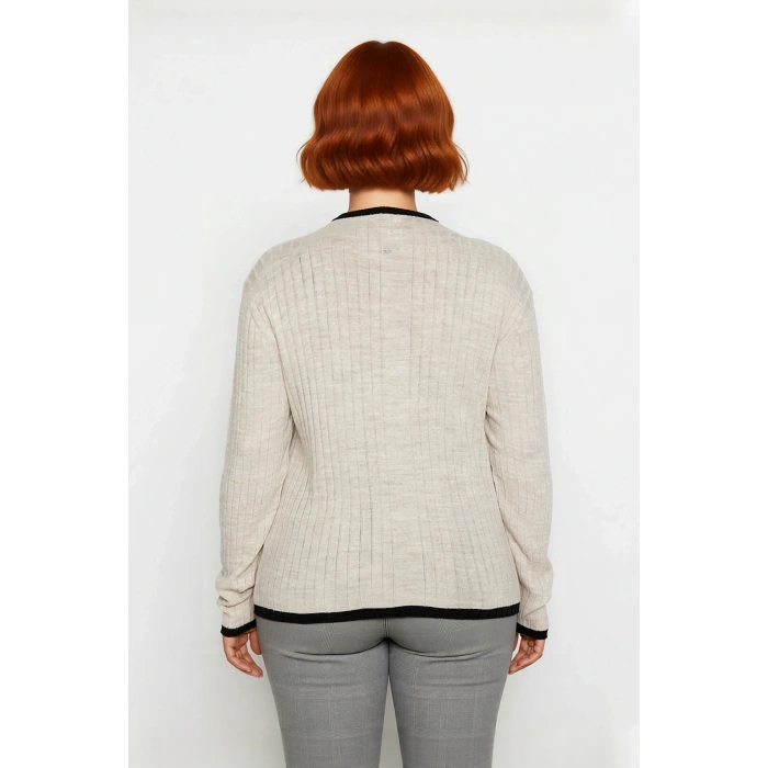 Kadın Akrilik Fitted Kesim Dik Yaka Fitilli Triko Kazak Standart Kol Günlük Rahatlık İçin İdeal