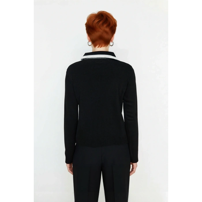 Kadın Akrilik Triko Kazak Polo Yaka Detaylı Renk Bloklu Uzun Kollu Kış Sezonu İçin Şık ve Rahat