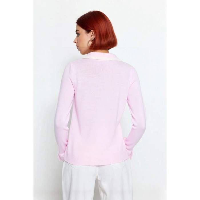 Kadın Akrilik Triko Kazak Polo Yaka Detaylı Renk Bloklu Uzun Kollu Kış Sezonu İçin Şık ve Rahat