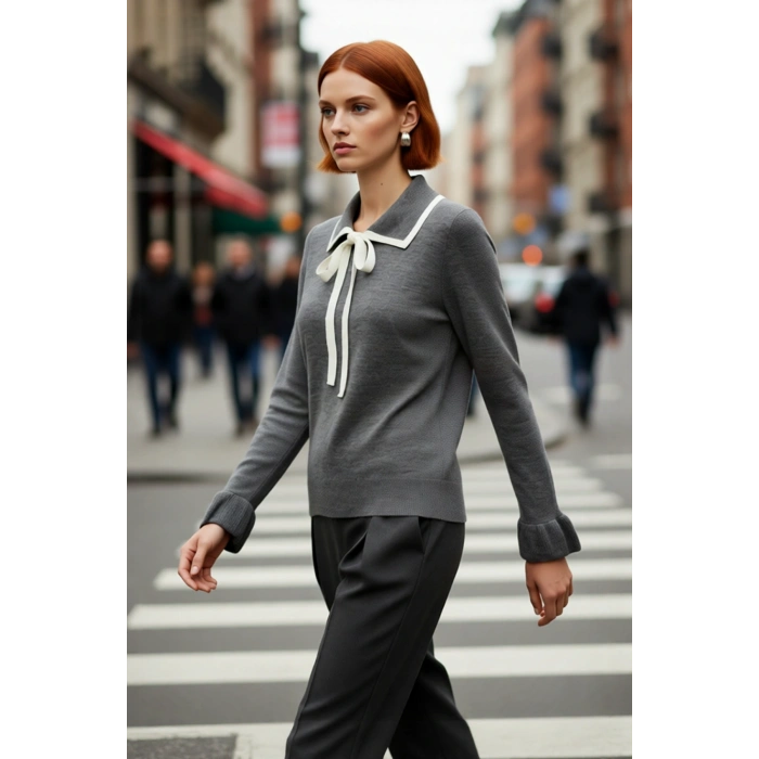 Kadın Akrilik Triko Kazak Polo Yaka Detaylı Renk Bloklu Uzun Kollu Kış Sezonu İçin Şık ve Rahat