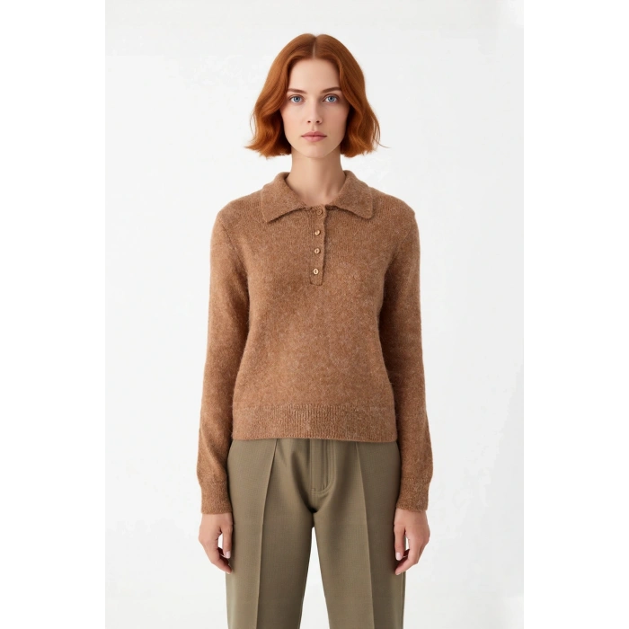 Kadın Alpaka Karışımlı Triko Kazak Polo Yaka Tasarımıyla Kış Günlerine Özel Şık ve Konforlu Stil
