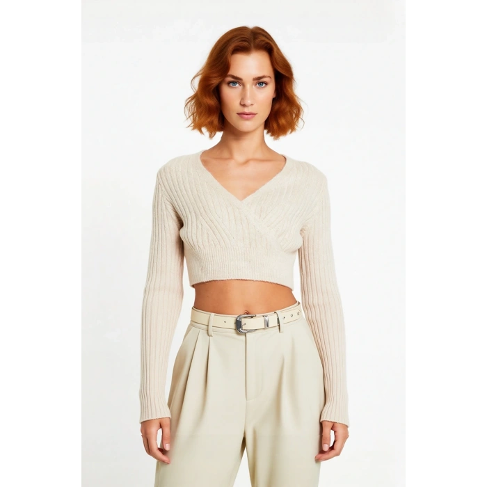 Kadın Antrasit Crop Boy Fitted Kruvaze Triko Kazak Günlük Şıklık ve Konforu Kış Sezonuna Taşır