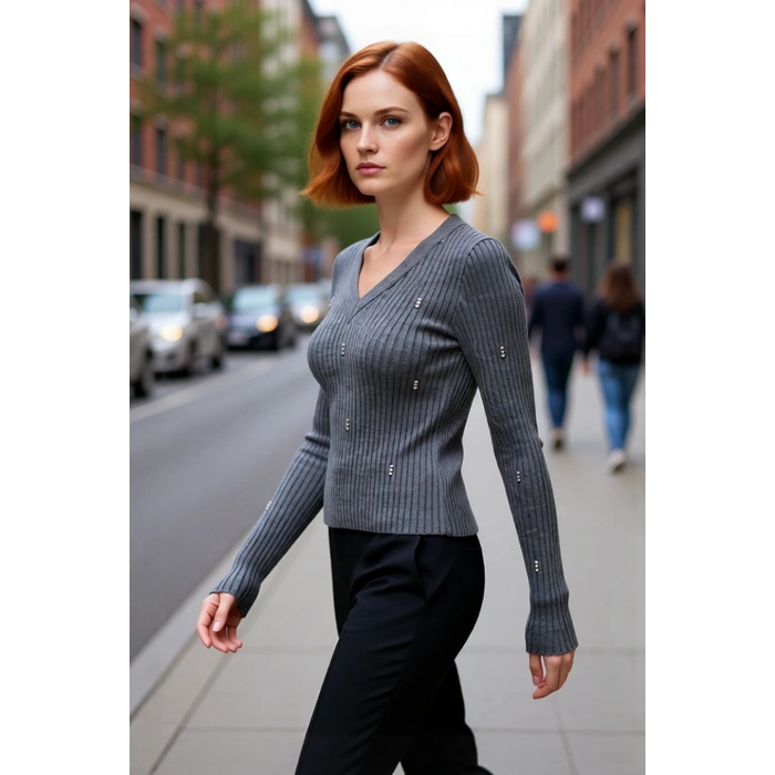 Kadın Antrasit Fitilli Triko Kazak V Yaka Taş İşlemeli Detaylarıyla Kış Şıklığı Sunar Kaliteli