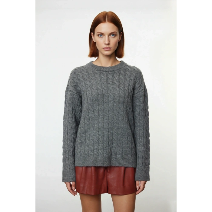 Kadın Antrasit Gri Basic Bisiklet Yaka Saç Örgü Triko Kazak Soğuk Günlerin Şık Tamamlayıcısı