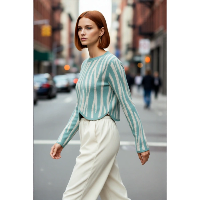 Kadın Basic Akrilik Regular Kalıp Crop Uzun Kollu Bisiklet Yaka Zebra Desenli Triko Kazak Kaliteli