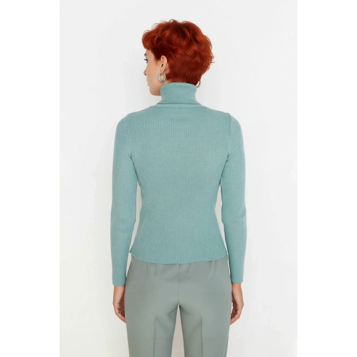 Kadın Basic Balıkçı Yaka Fitted Triko Kazak Akrilik Kumaşıyla Kış Kombinlerinin Vazgeçilmezi