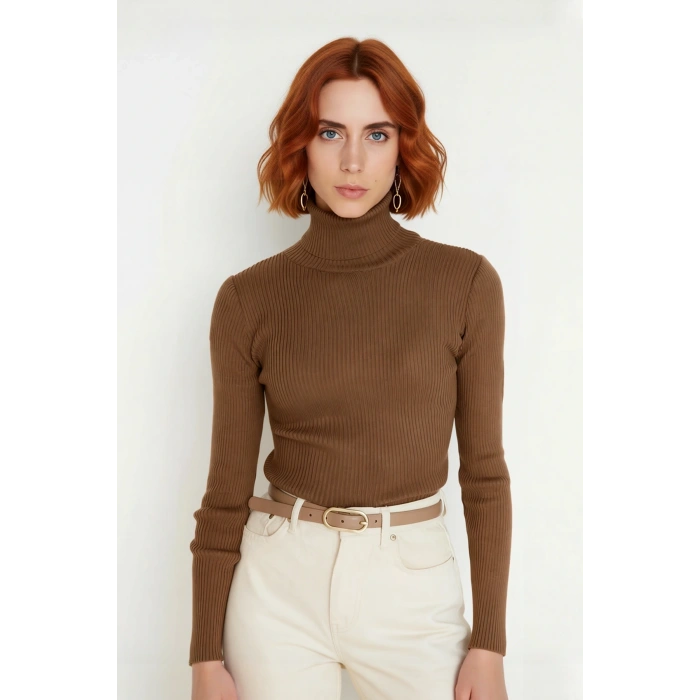 Kadın Basic Balıkçı Yaka Fitted Triko Kazak Akrilik Kumaşıyla Kış Kombinlerinin Vazgeçilmezi