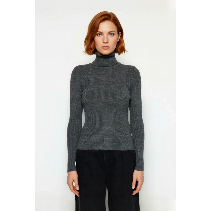 Kadın Basic Balıkçı Yaka Fitted Triko Kazak Akrilik Kumaşıyla Kış Kombinlerinin Vazgeçilmezi