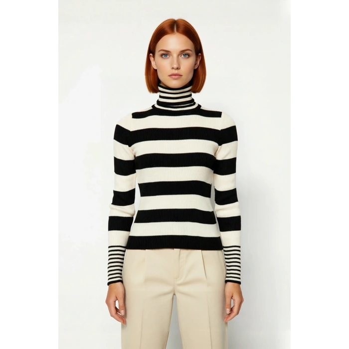 Kadın Basic Çizgili Balıkçı Yaka Triko Kazak Uzun Kollu Regular Kalıp Kış Aylarının Vazgeçilmezi