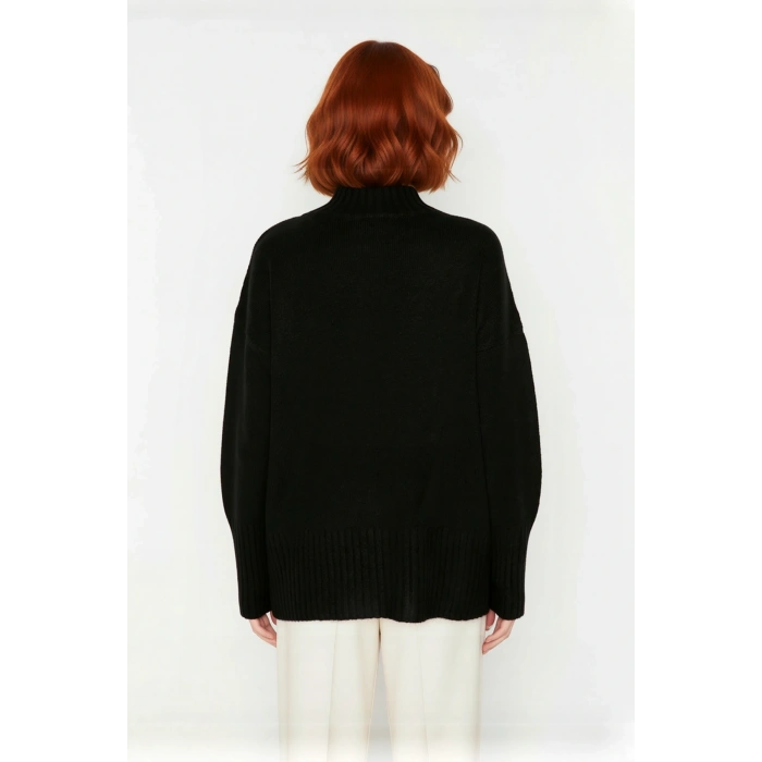 Kadın Basic Düz Desen Oversize Kesim Dik Yaka Triko Kazak Reglan Kol Kış Aylarının Konforlu Şıklığı