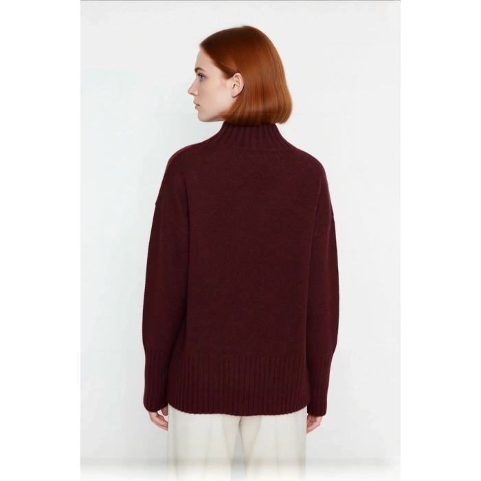 Kadın Basic Düz Desen Oversize Kesim Dik Yaka Triko Kazak Reglan Kol Kış Aylarının Konforlu Şıklığı