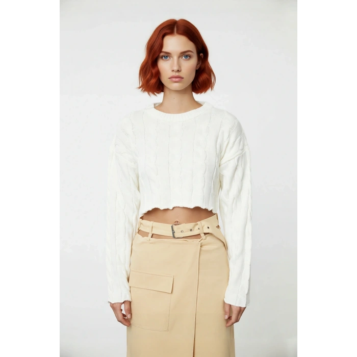 Kadın Basic Ekru Regular Fit Süper Crop Saç Örgü Bisiklet Yaka Uzun Kollu Akrilik Triko Kazak