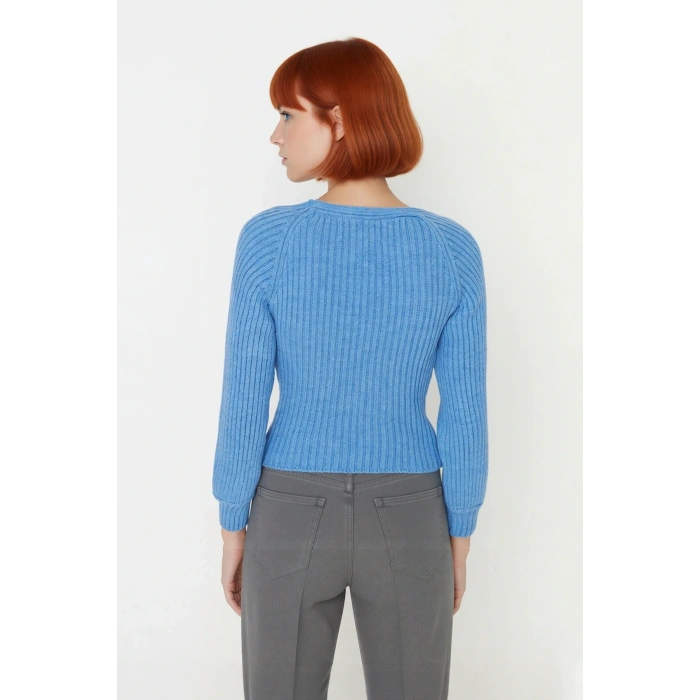 Kadın Basic Fitilli Crop Kahverengi Uzun Kol Kalp Yaka Akrilik Triko Kazak Rahat Gündüz Kombin