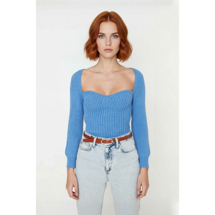 Kadın Basic Fitilli Crop Kahverengi Uzun Kol Kalp Yaka Akrilik Triko Kazak Rahat Gündüz Kombin