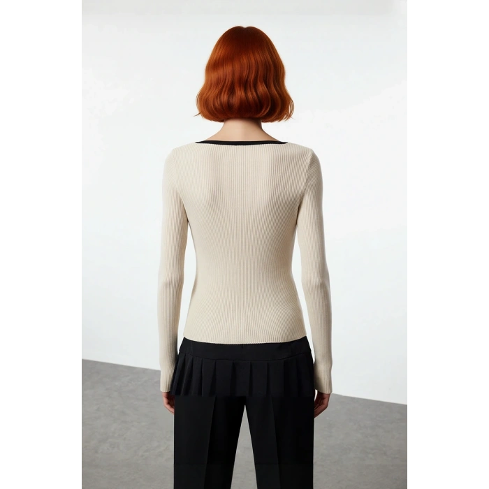 Kadın Basic Fitilli Triko Kazak Standart Kol Havuz Yaka İnce Yapısıyla Gün Boyu Konfor Sağlar