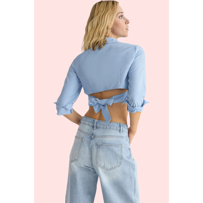 Kadın Basic Fitted Gömlek Dokuma Kumaş Sırt Detayı Günlük Şıklık Yaz Aylarının Vazgeçilmezi