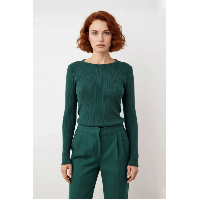 Kadın Basic Fitted Triko Kazak Bisiklet Yaka İnce Yapısıyla Sonbahar İlkbahar Şıklığı Sunar