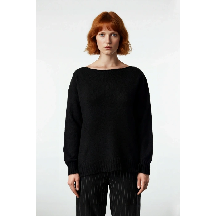 Kadın Basic Kayık Yaka Oversize Triko Kazak Rahat Ve Şık İlkbahar Sonbahar Günlerine Özel Kaliteli